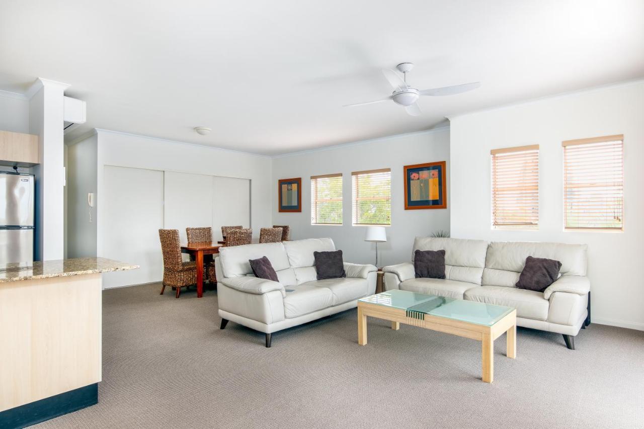 The Village Holiday Apartments At Burleigh Heads Gold Coast Exterior foto