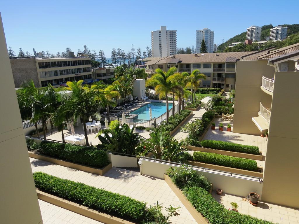 The Village Holiday Apartments At Burleigh Heads Gold Coast Exterior foto